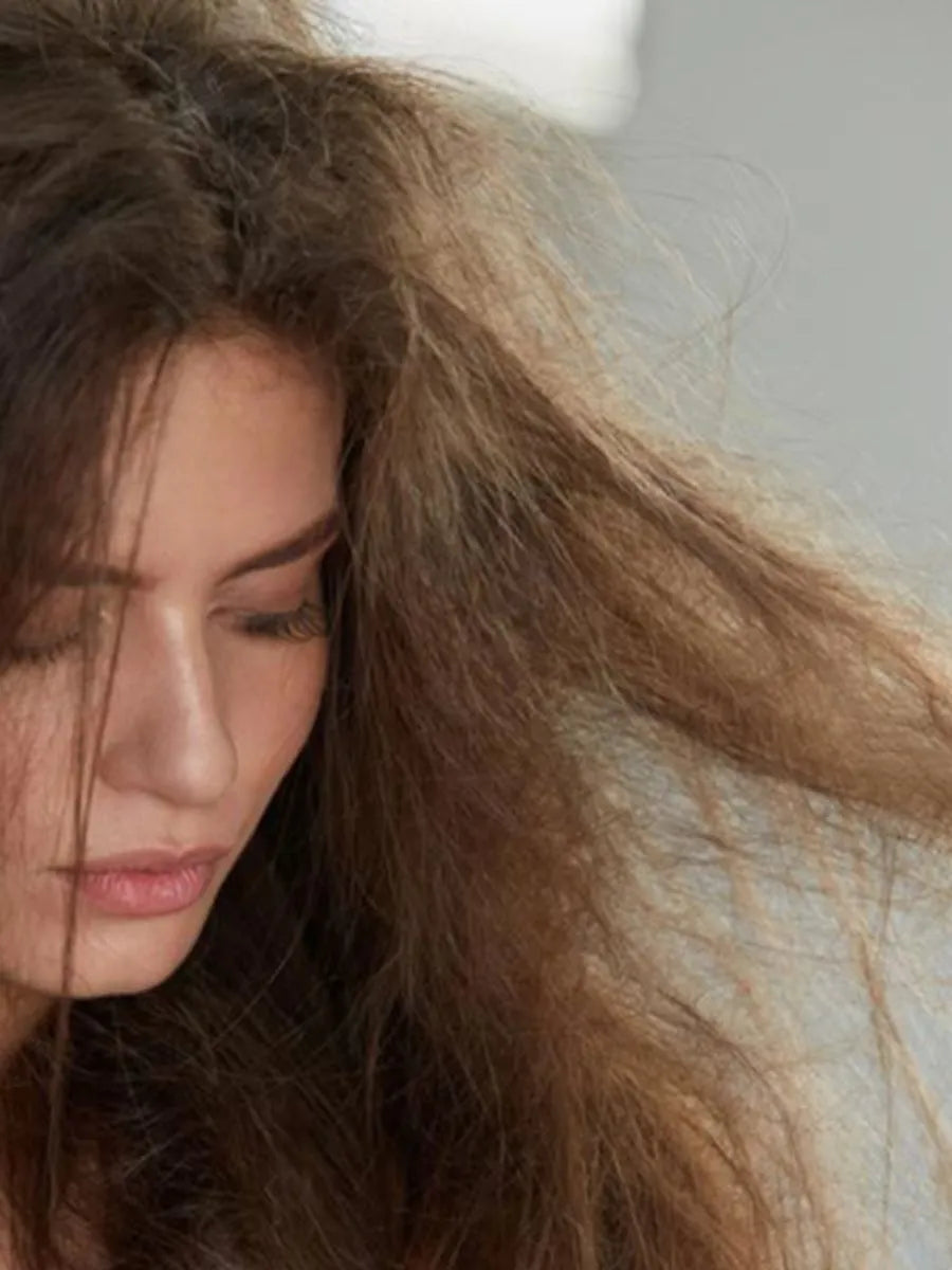 Sulfate Shampoo Damage: How to Repair Dry, Frizzy Hair Naturally in Pakistan's Climate